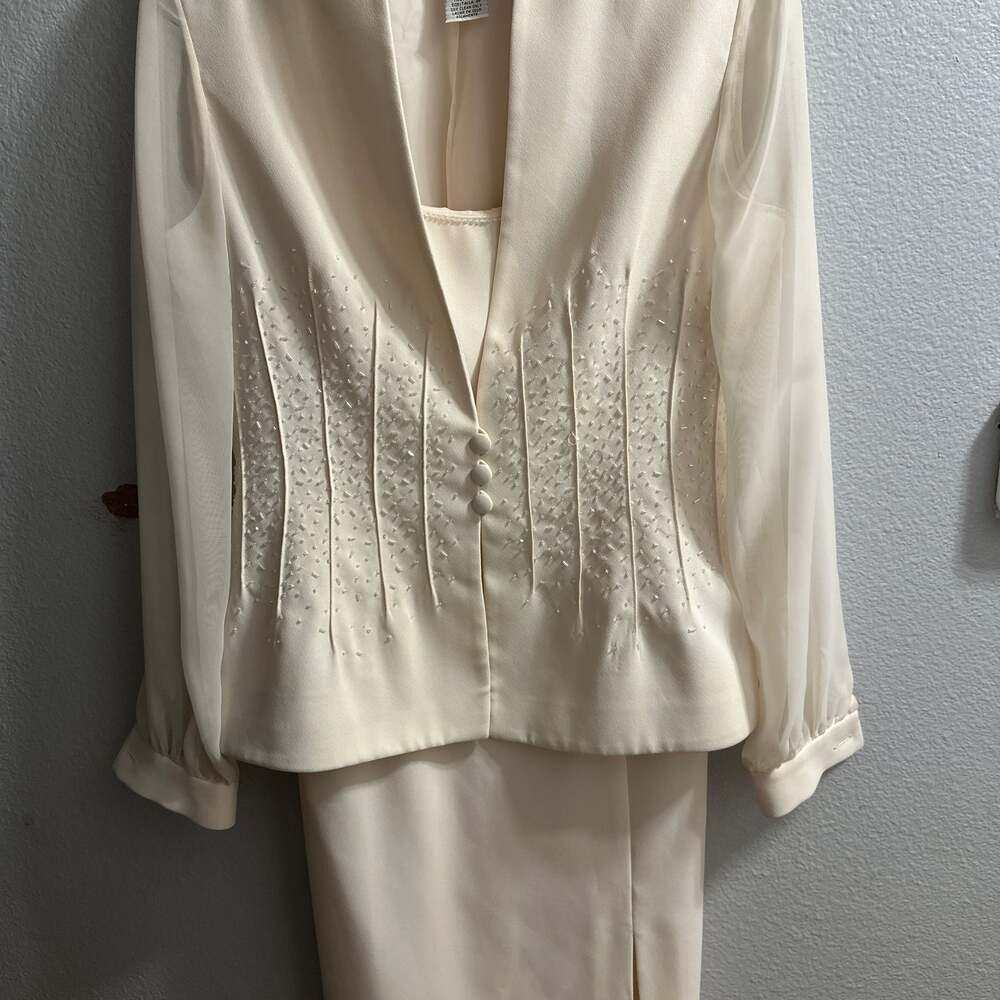 J.R. Nites Petites Caliendo Ivory Beaded Formal Evening 2-Piece Skirt Suit Set